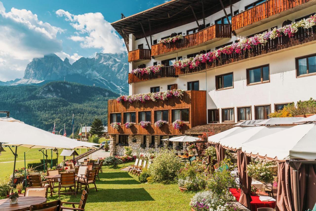 Hotel Mirage Cortina dʼAmpezzo Exterior foto