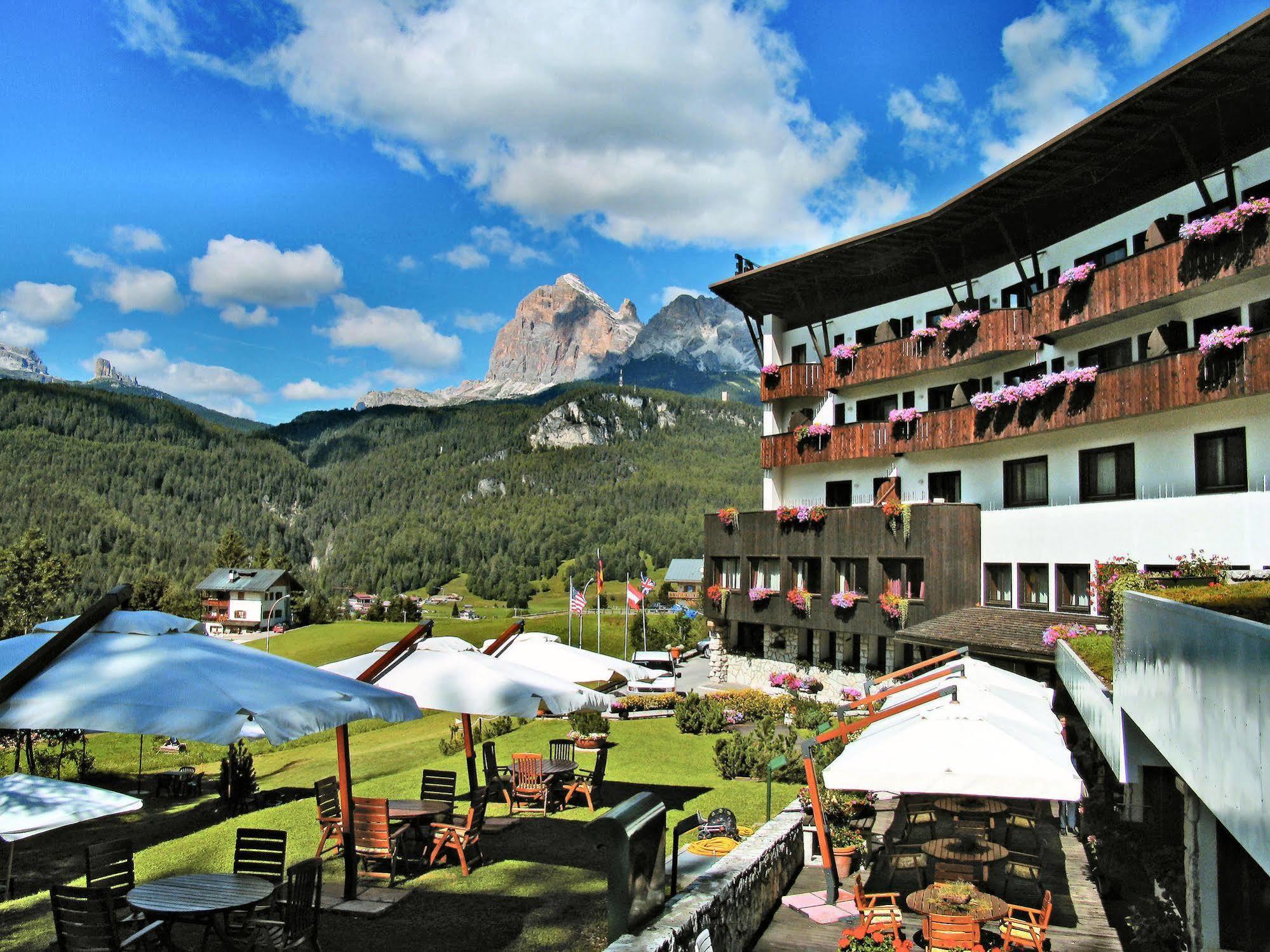 Hotel Mirage Cortina dʼAmpezzo Exterior foto