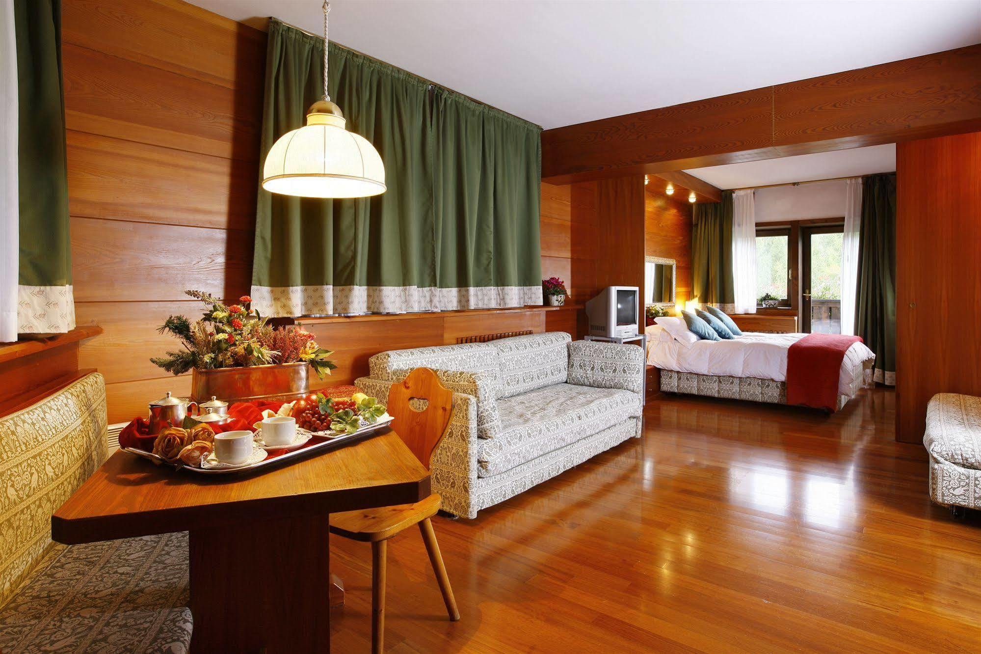 Hotel Mirage Cortina dʼAmpezzo Exterior foto